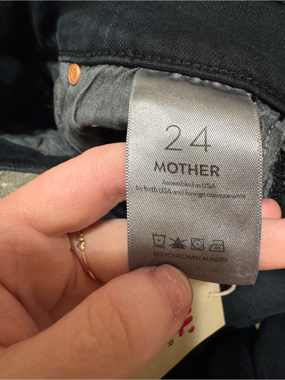 NWOT- MOTHER PETITES The Lil Mid Rise Zip Rambler….. 24P - Picture 7 of 10